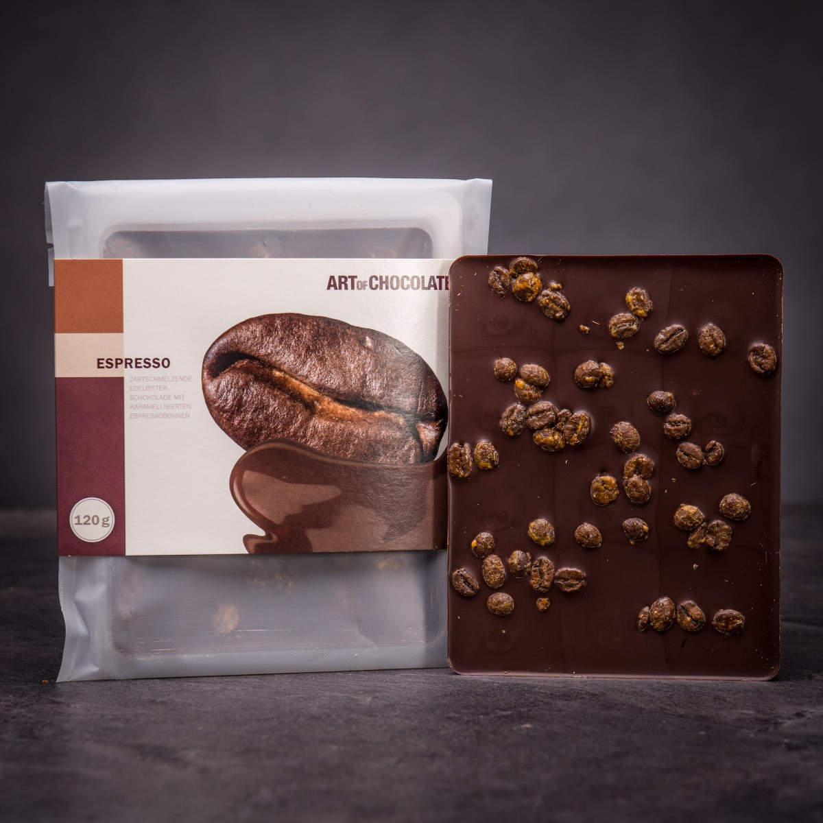 Lahodná čokoládová tabule Art of Chocolate s kávovými zrny