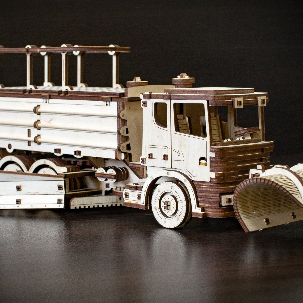 Dřevěný skládací 3D model - Snowtruck