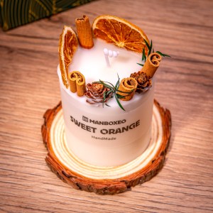 Handdekorierte Zierkerze mit elegantem Glasdeckel und intensivem Duft – Sweet Orange 220 g