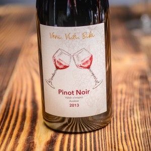 Rotwein Pinot Noir Auswahl aus Trauben 0,75 l